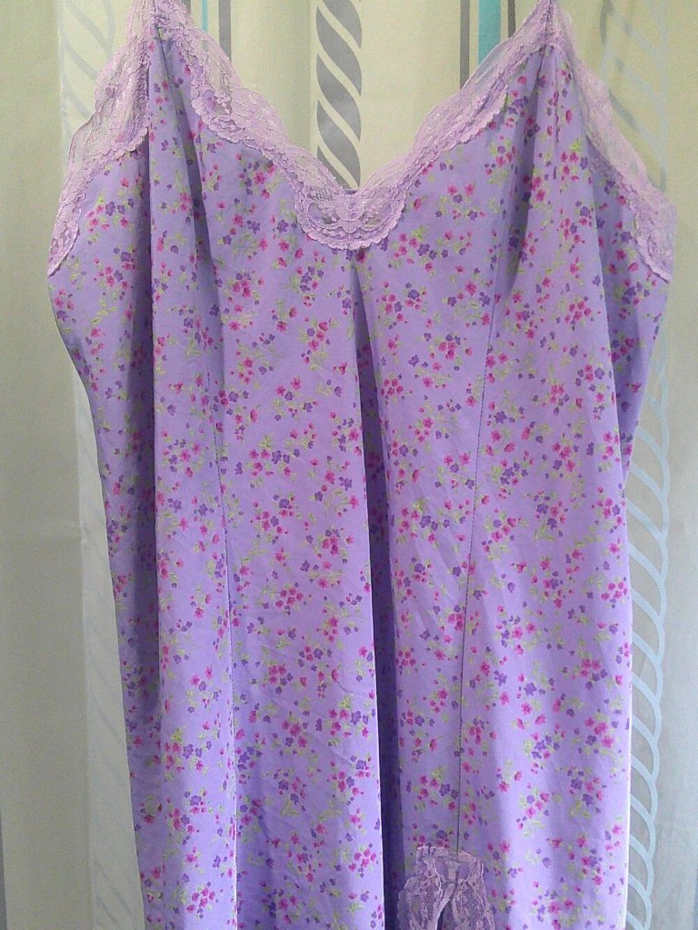 "Cacique Intimates" V-Neck Floral Lilac Slip/Chemise with Lace Sz 22/24